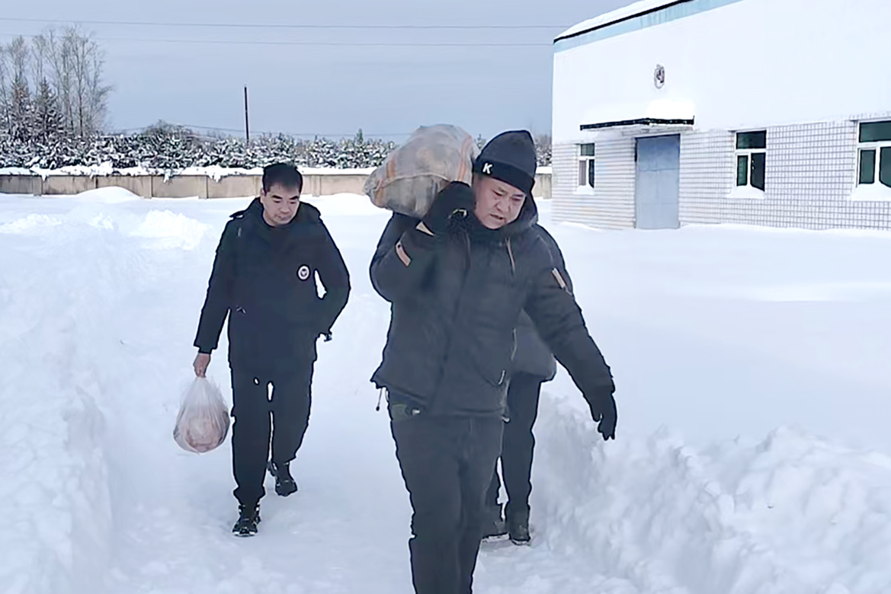 保供之路 風(fēng)雪無阻——三精千鶴黨員干部在暴雪中筑起一道堅實的保供線